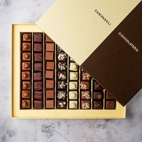 Pack of 64 mixed pralines